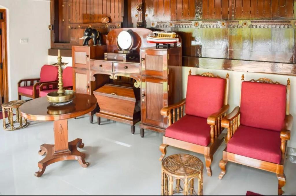 Babira Brookside Heritage Resort Кумараком Екстериор снимка