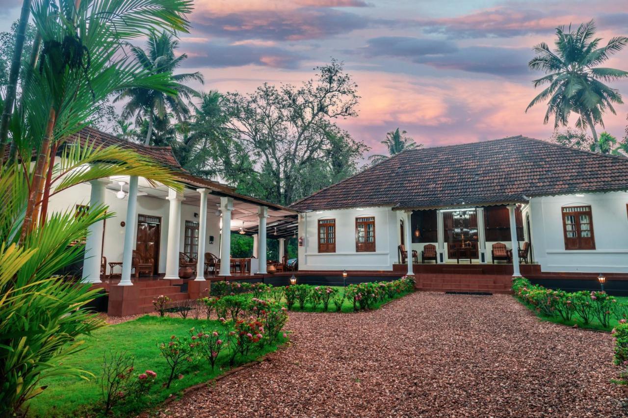 Babira Brookside Heritage Resort Кумараком Екстериор снимка