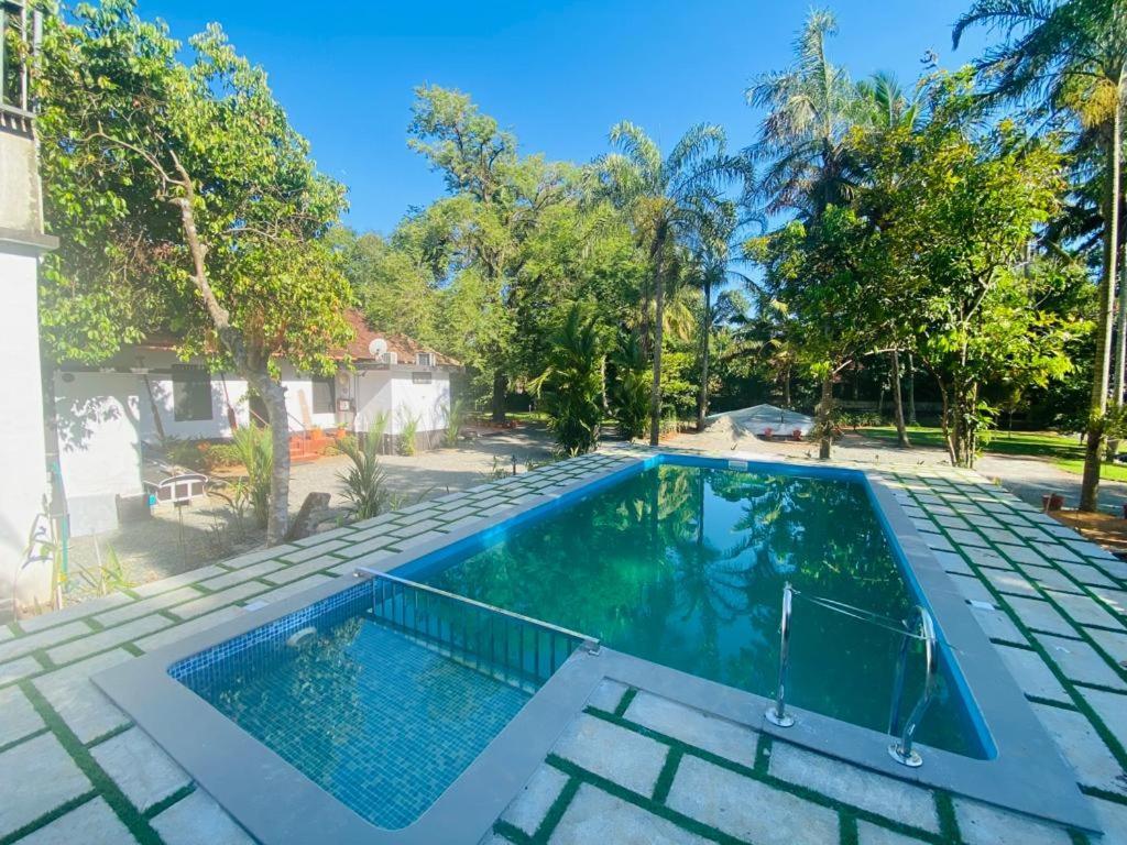 Babira Brookside Heritage Resort Кумараком Екстериор снимка