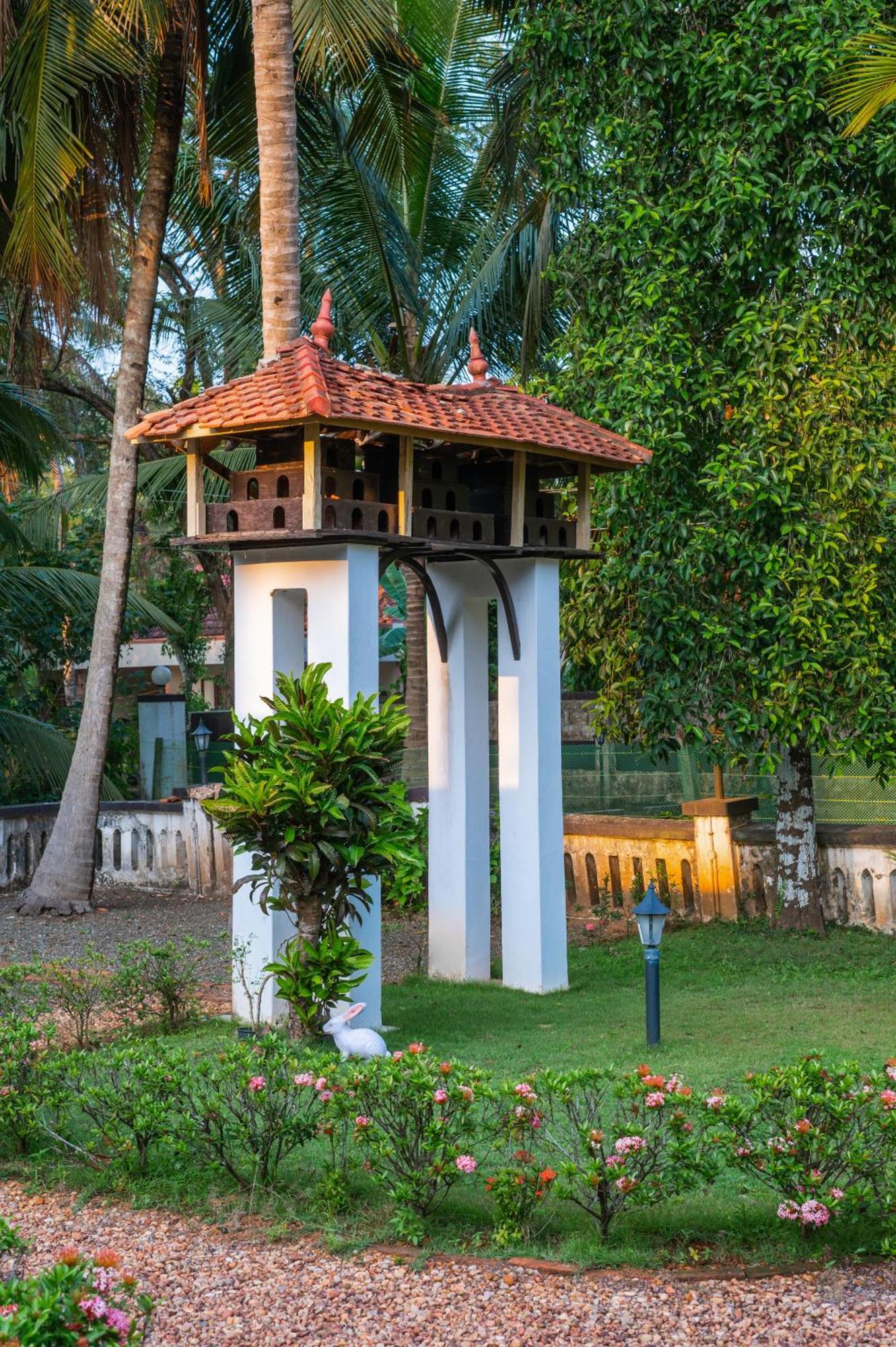 Babira Brookside Heritage Resort Кумараком Екстериор снимка