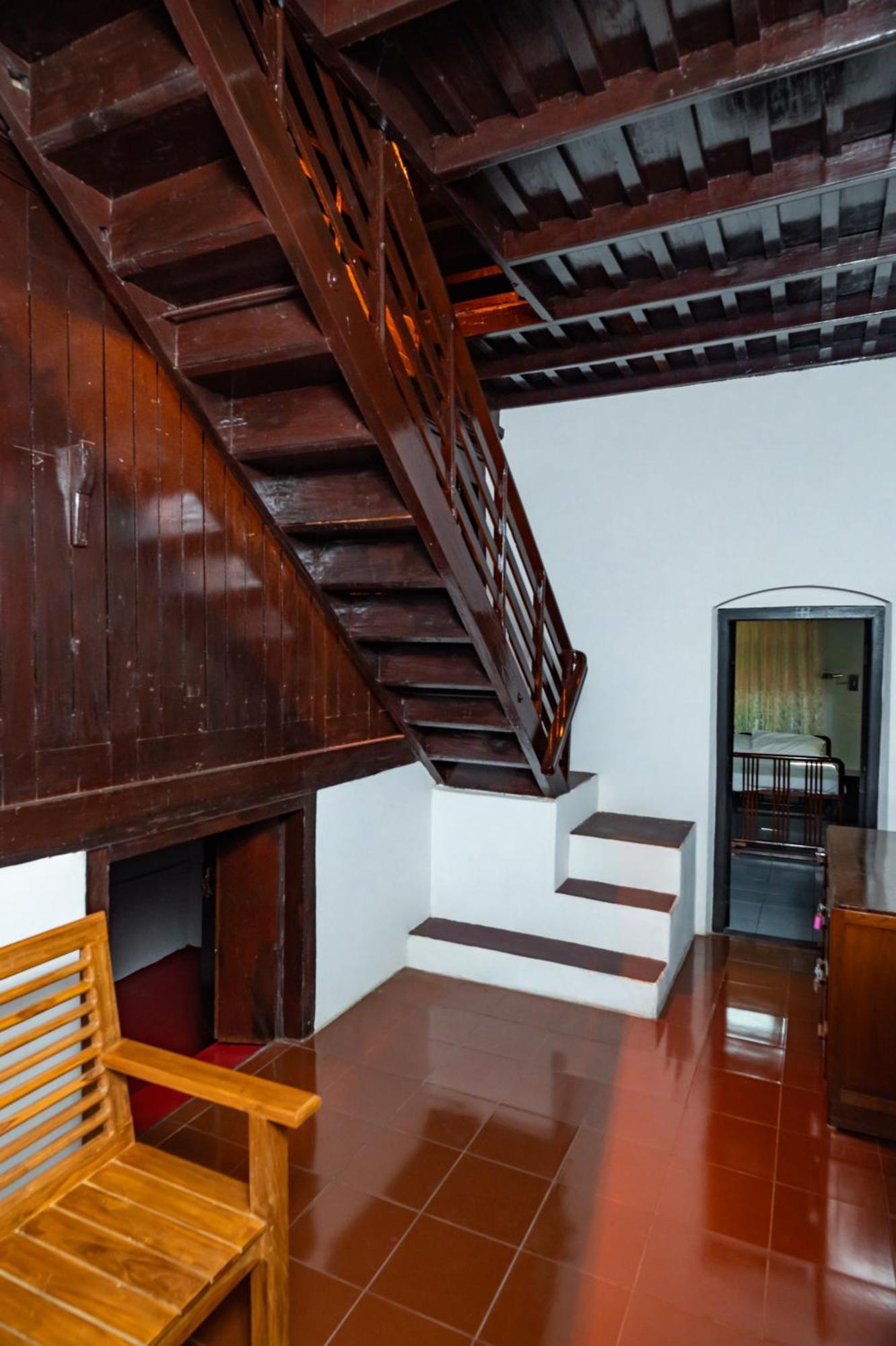 Babira Brookside Heritage Resort Кумараком Екстериор снимка