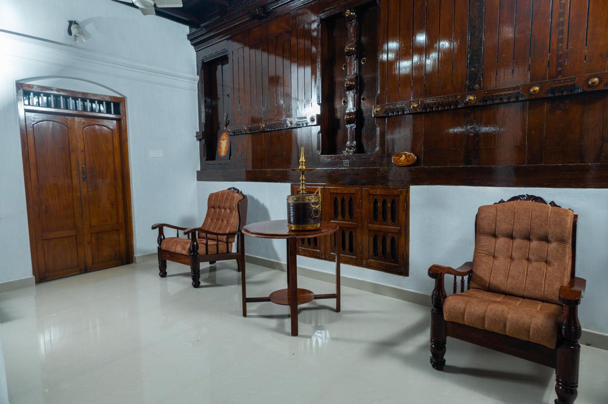 Babira Brookside Heritage Resort Кумараком Екстериор снимка