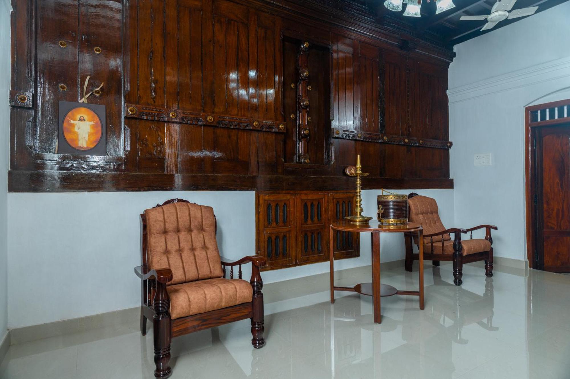 Babira Brookside Heritage Resort Кумараком Екстериор снимка